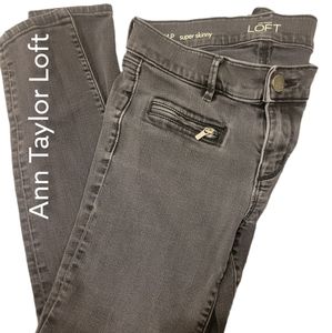 Ann Taylor Loft Skinny Black Distressed Jeans size 4P